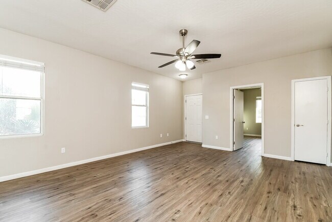 Building Photo - 3974 E Latham Way