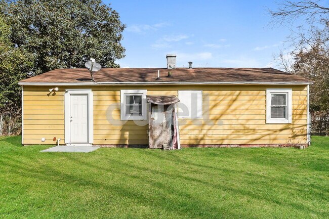 Building Photo - 1918 Dabney Dr