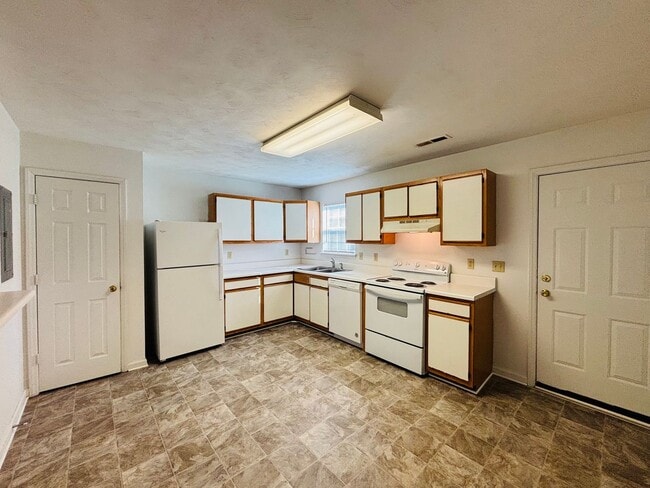 Building Photo - 1401 Christine Ct