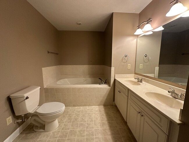 Building Photo - 1925 Buttonwood Ct