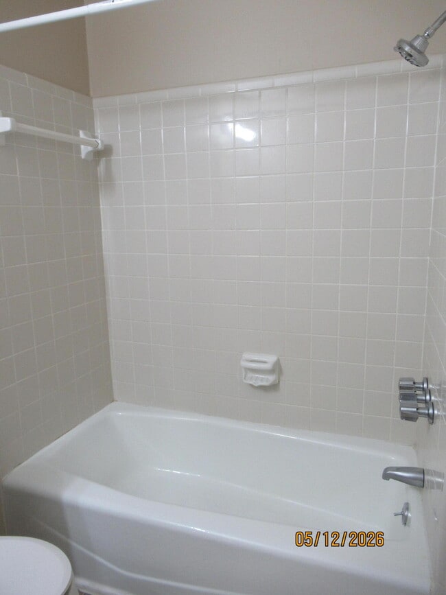 Building Photo - 170 Gertrude Dr