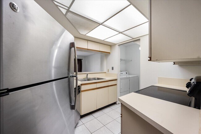 Building Photo - 12692 Shoreline Dr