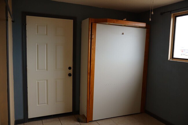 Building Photo - 9250 E Joy Ave