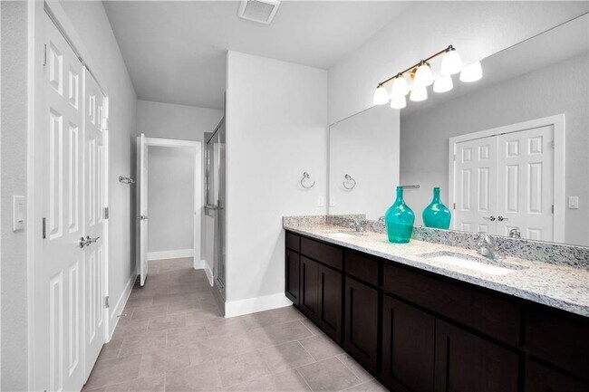 Building Photo - 9708 Evening Canopy Dr