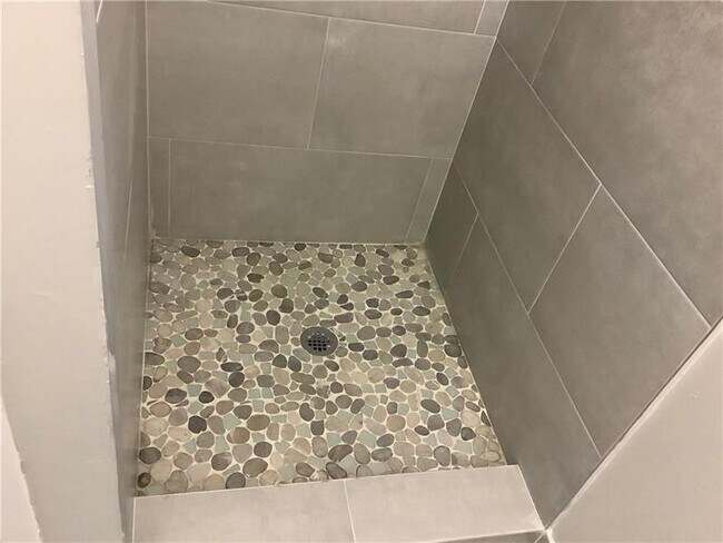 Building Photo - 189 Saxony Trail