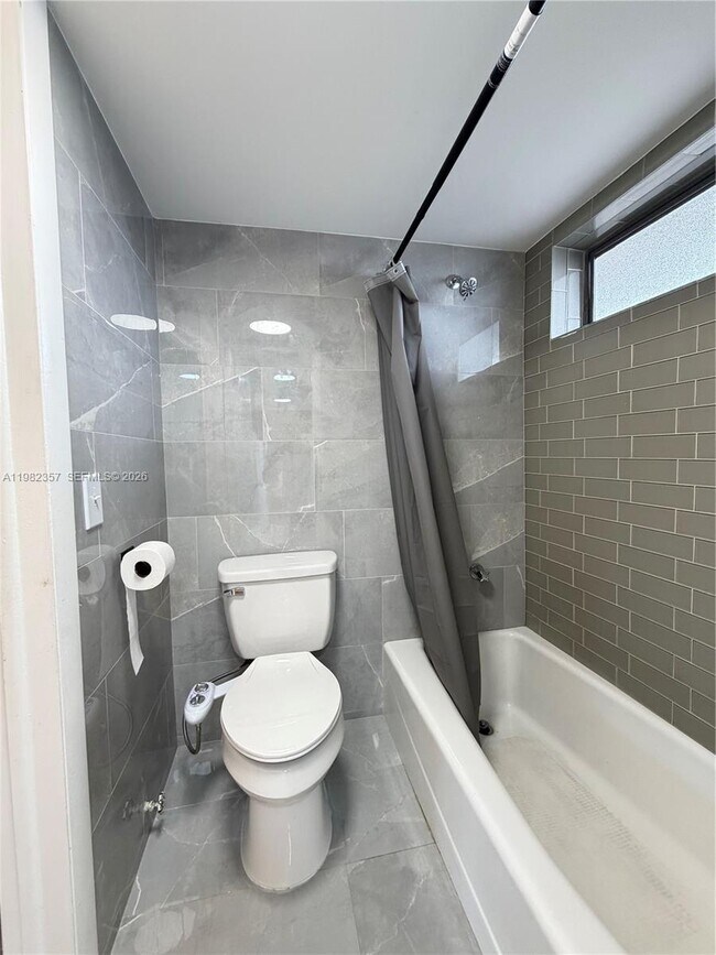 Building Photo - 6020 NW 64th Ave