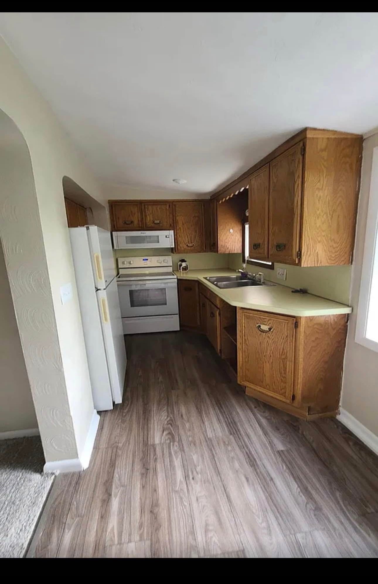 Building Photo - 6015 N River Rd