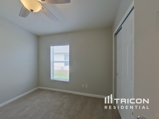 Building Photo - 1132 Hill Flower Dr