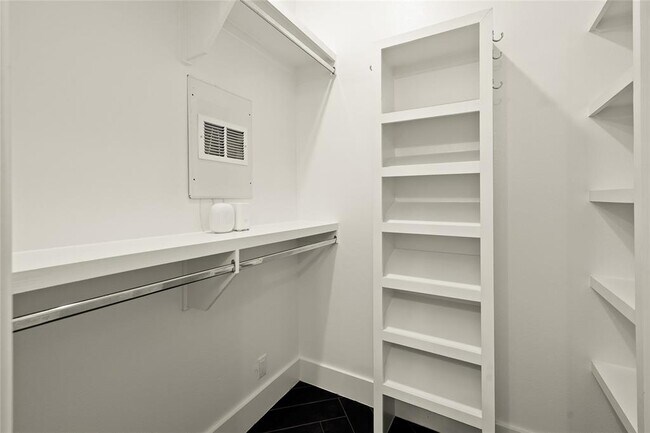 Building Photo - 510 Sacramento Dr