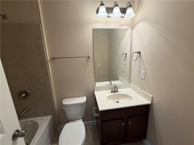 Building Photo - 4525 Highfield Dr