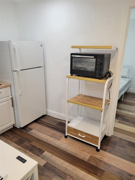 Building Photo - 291 SW 60th Ave