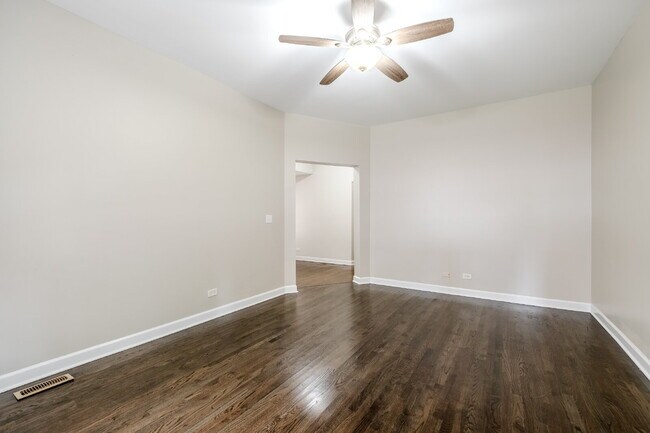 Building Photo - 6111 S Eberhart Ave
