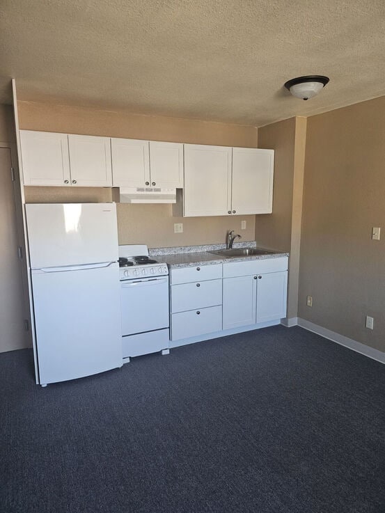 Building Photo - Geneva Tower