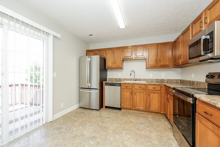 Building Photo - 537 County Farm Rd