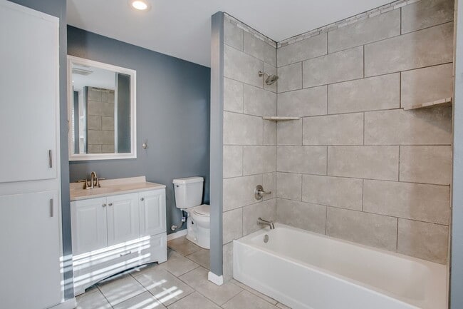 Building Photo - Pre Leasing for fall 2026! 3/2 in Tech Terrace!