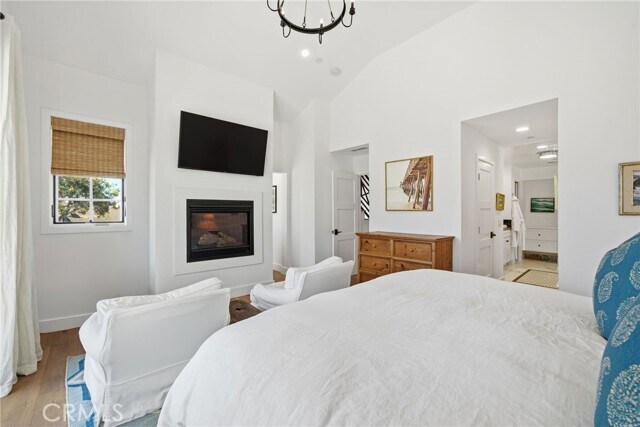 Building Photo - 305 Montero Ave