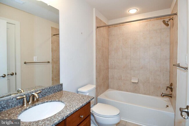 Building Photo - 409 Hydrangea Place