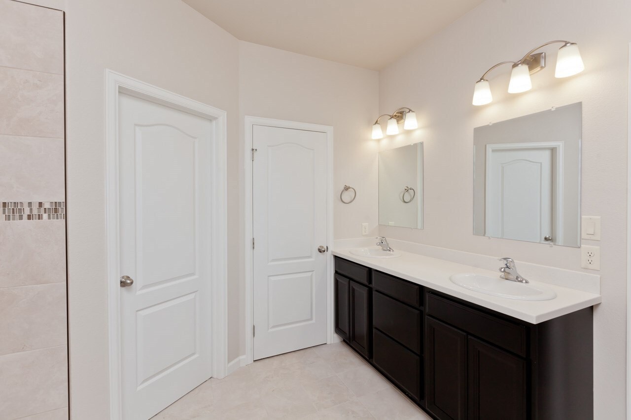 Master Bath - 119 Dry Creek Ct