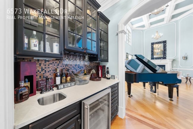 Building Photo - 6573 Wakefalls Dr