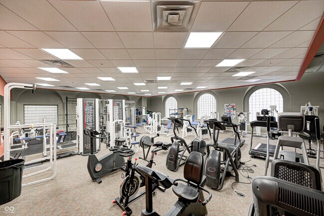 Building Photo - 350 N Meridian St