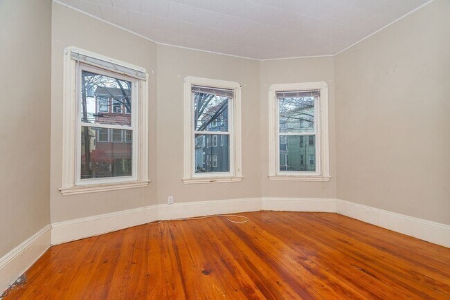 Building Photo - 49 Porter St