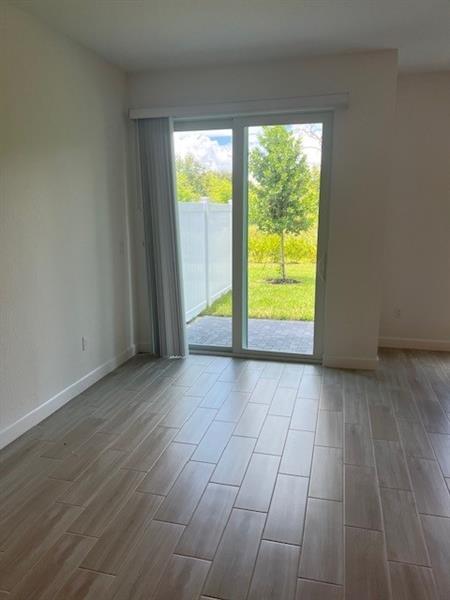 Building Photo - 4393 Hammock Grove Dr