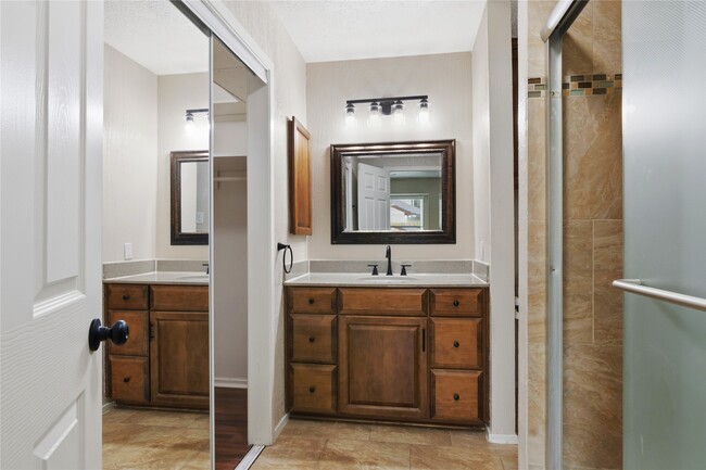 Building Photo - 2606 Northern Dr