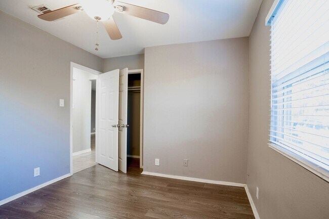 Building Photo - 4431 Whispering Valley Dr