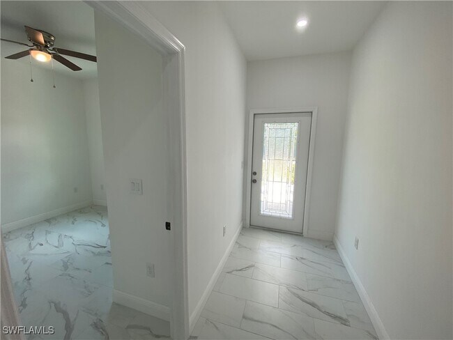 Building Photo - 5444 Billings St