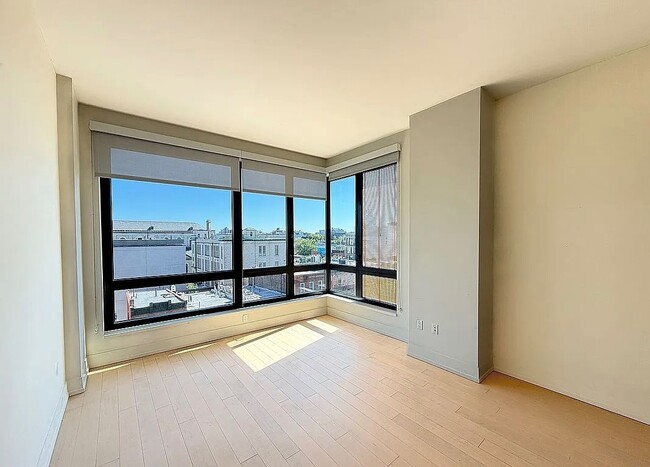 Building Photo - 550 Vanderbilt Ave