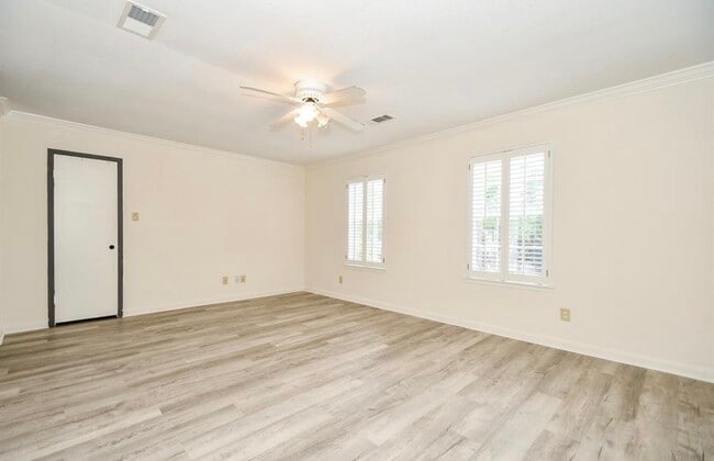 Building Photo - 7459 Brompton St