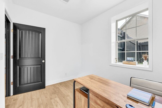 Building Photo - 1838 Patricia Dr