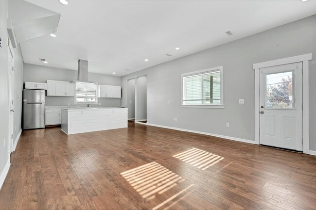 Building Photo - 1518 Howard St