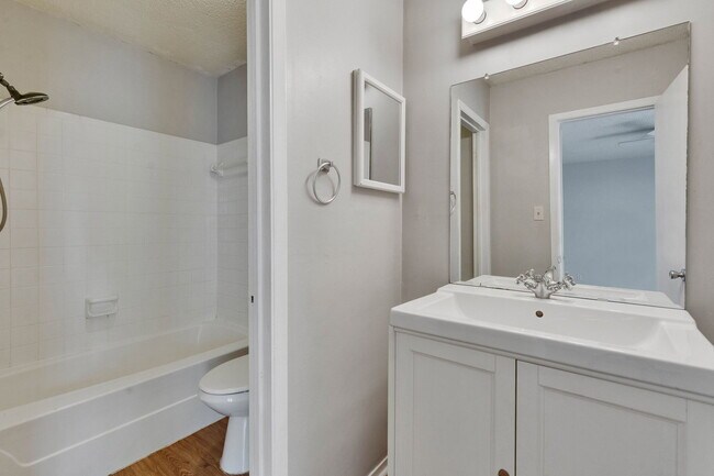 Building Photo - 1714 Timber Ridge Dr
