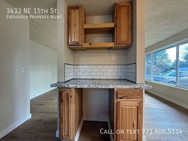 Building Photo - 3433 NE 15th St