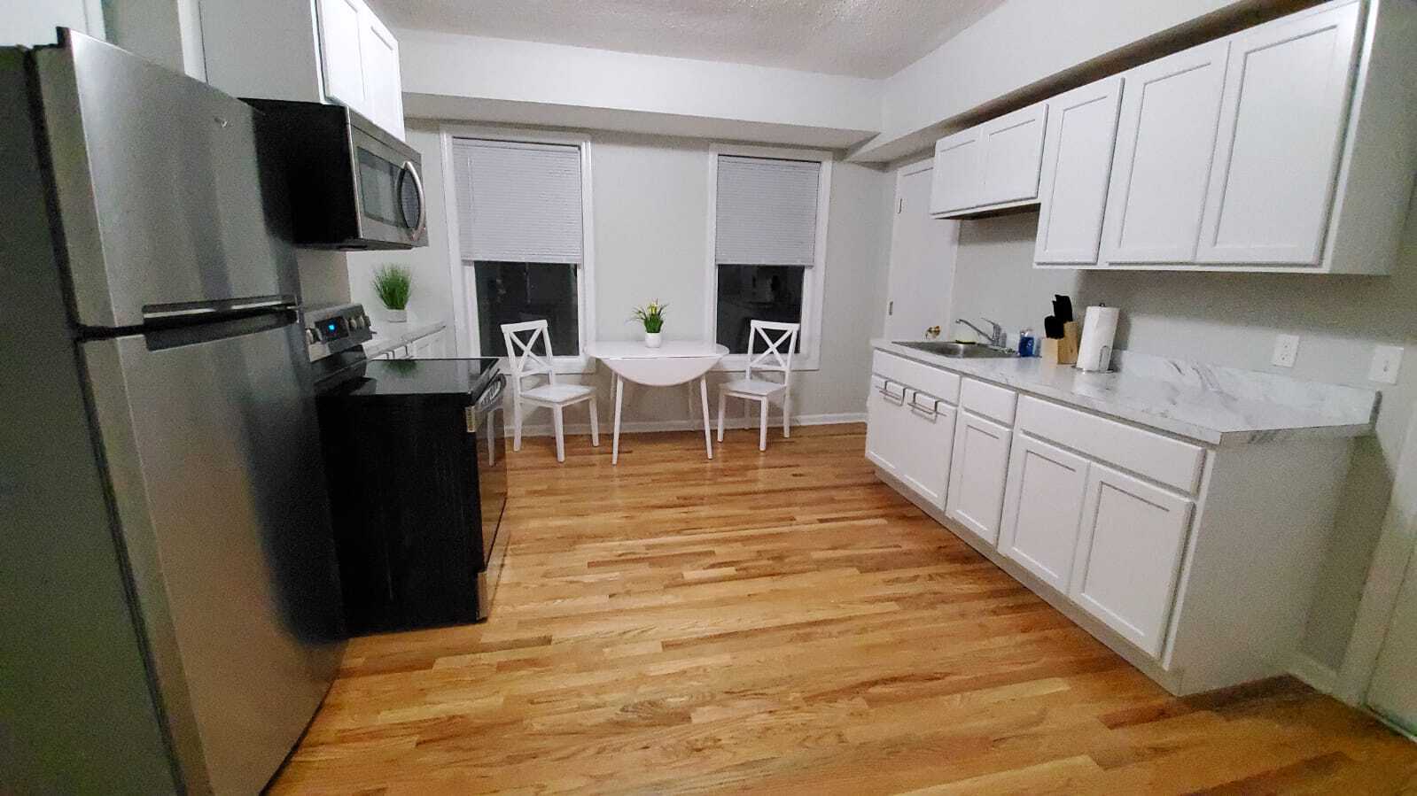 Building Photo - 2339 Main St