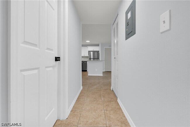 Building Photo - 5713 Foxlake Dr