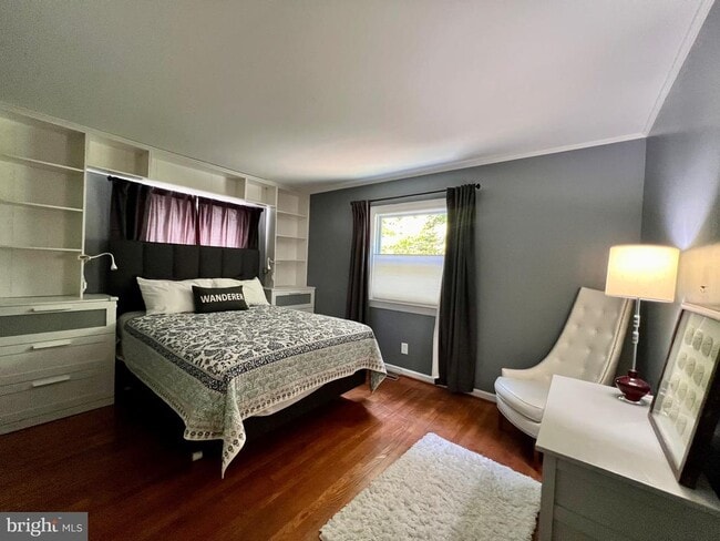 Building Photo - 3214 Riverview Dr