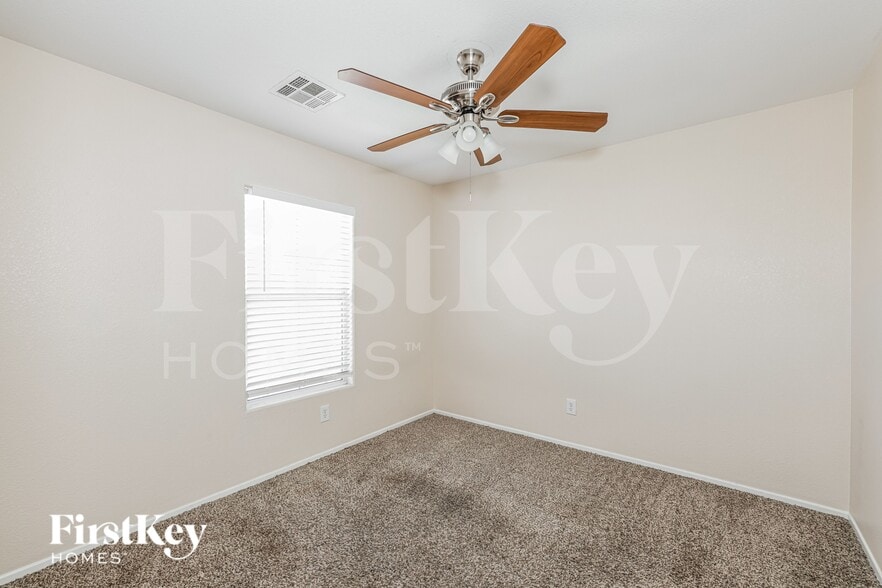 Building Photo - 617 Brinkburn Point Ave