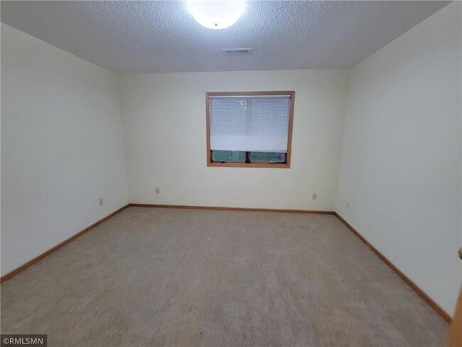 Building Photo - 855 Highview Dr