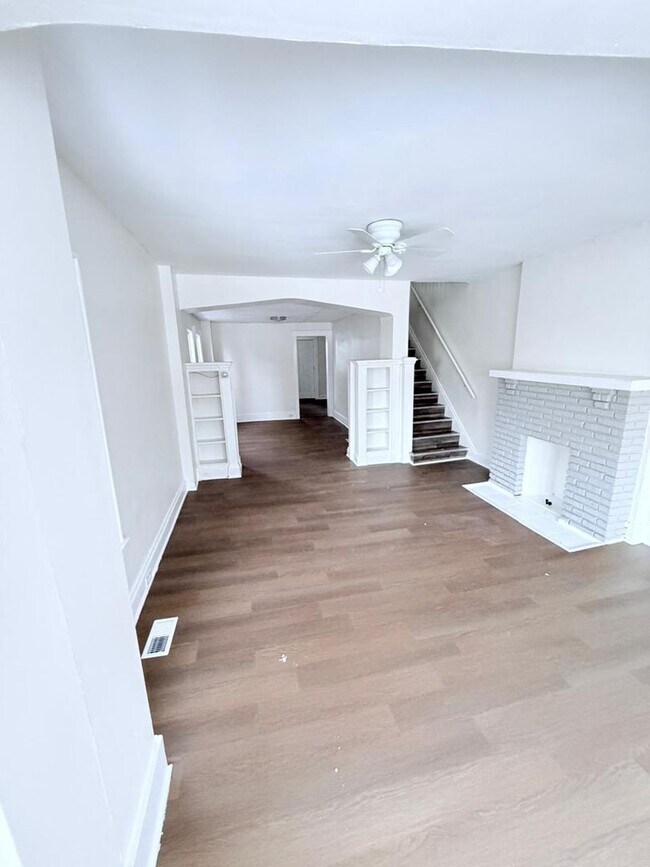 Building Photo - 3242-3242 Sycamore Rd