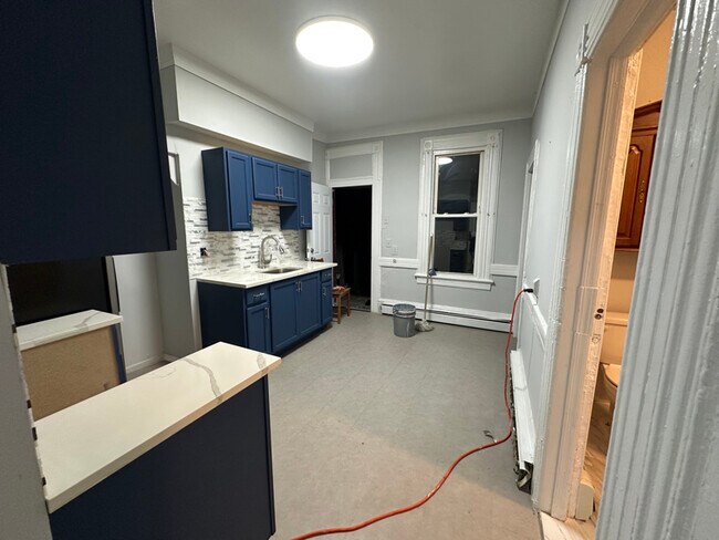 Building Photo - 15 Pennington St