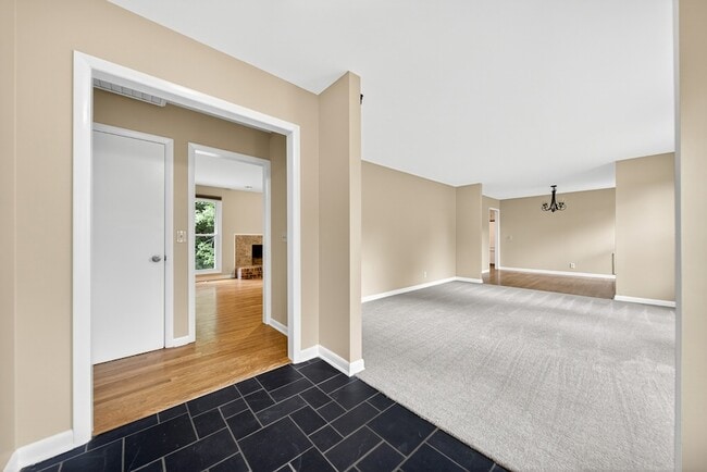 Building Photo - 121 Caldwell Dr