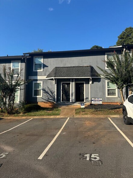 Building Photo - 2340 Beaver Ruin Rd