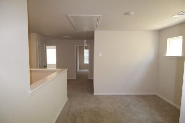 Building Photo - 51 Briarwood Dr W