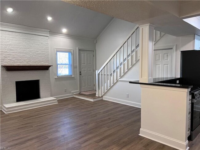 Building Photo - 947 Wildwood Square Ct