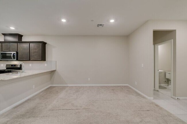 Building Photo - Bright & Spacious 3-Bedroom Home in Inspirada