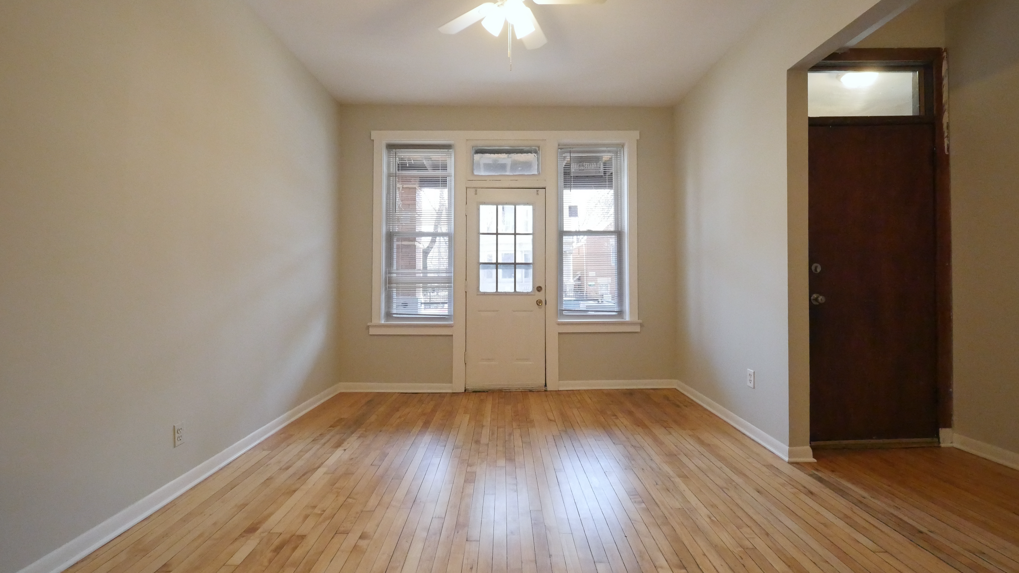 Building Photo - 1422 N Maplewood Ave