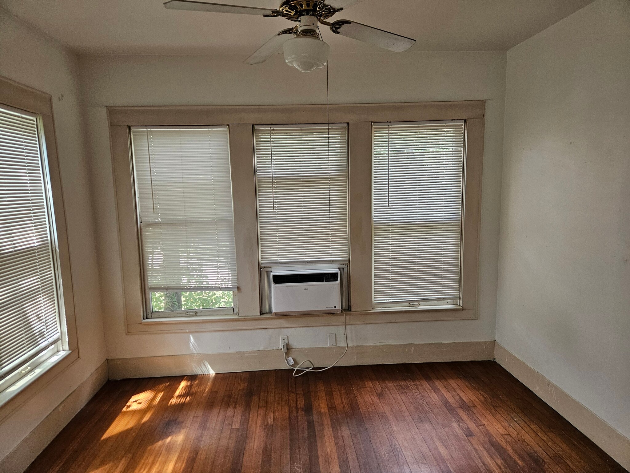 Building Photo - 1661 Marshall St