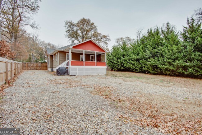 Building Photo - 1698 Temple Ave